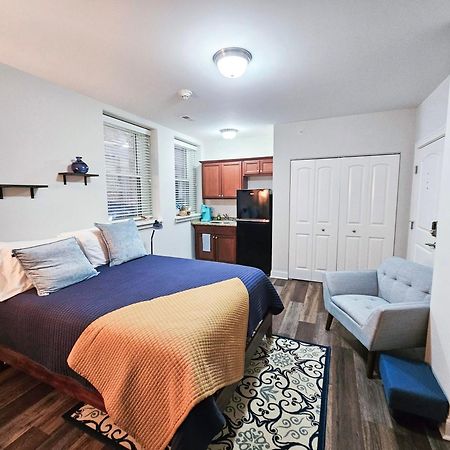 Cute + Cozy Studio At The Inman - 207 Champaign Exterior photo